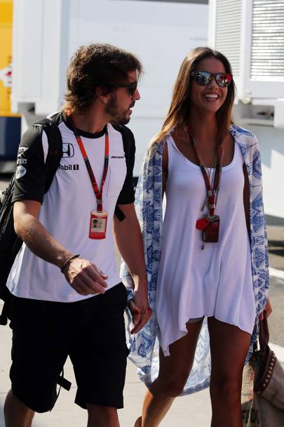 Fernando Alonso e la fidanzata Lara Alvarez (LaPresse)